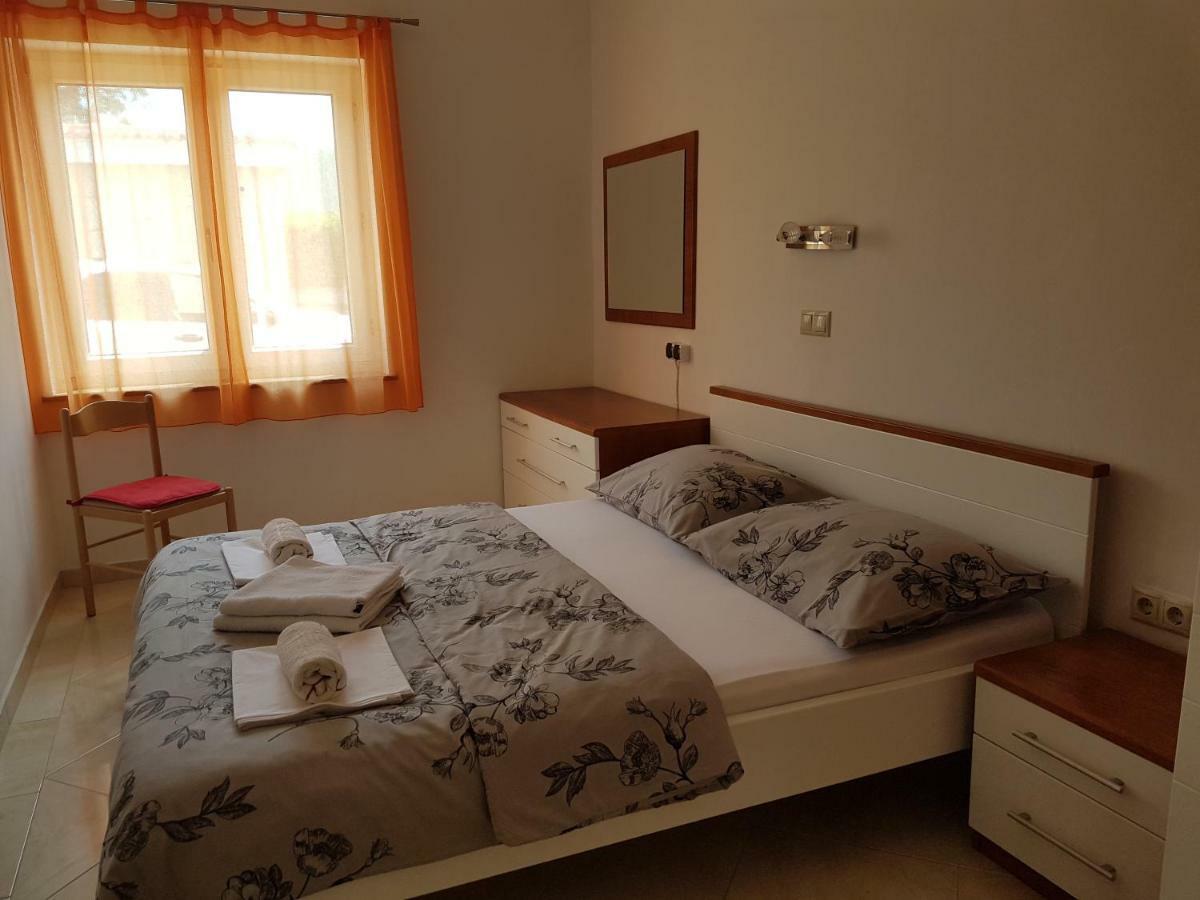 Apartments Andrea II Baska  Ngoại thất bức ảnh